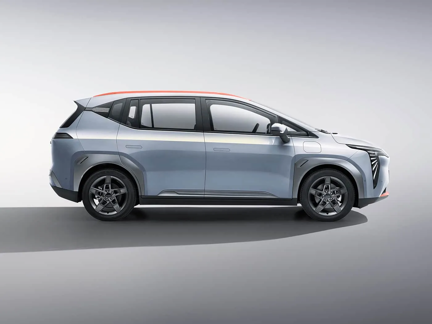Gac Aion Y wongeyeho imodoka yamashanyarazi yubwenge Gutwara verisiyo 5-umuryango 5-intebe ev suv 150kw imodoka nshya yo kugurisha