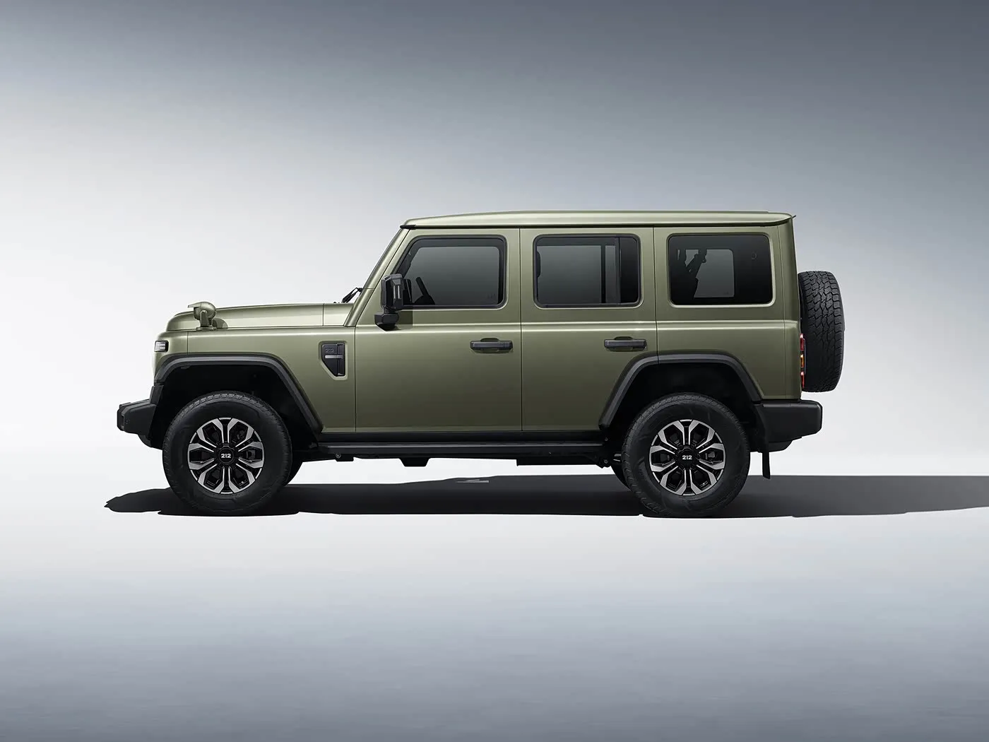 2025 Baic 212 T01 Rugged 4wd Compact Fempact Suw lisansi / Diesel 8AT & Uruhu Imbere Yuruhu Yashushanyije Uruziga rurerure