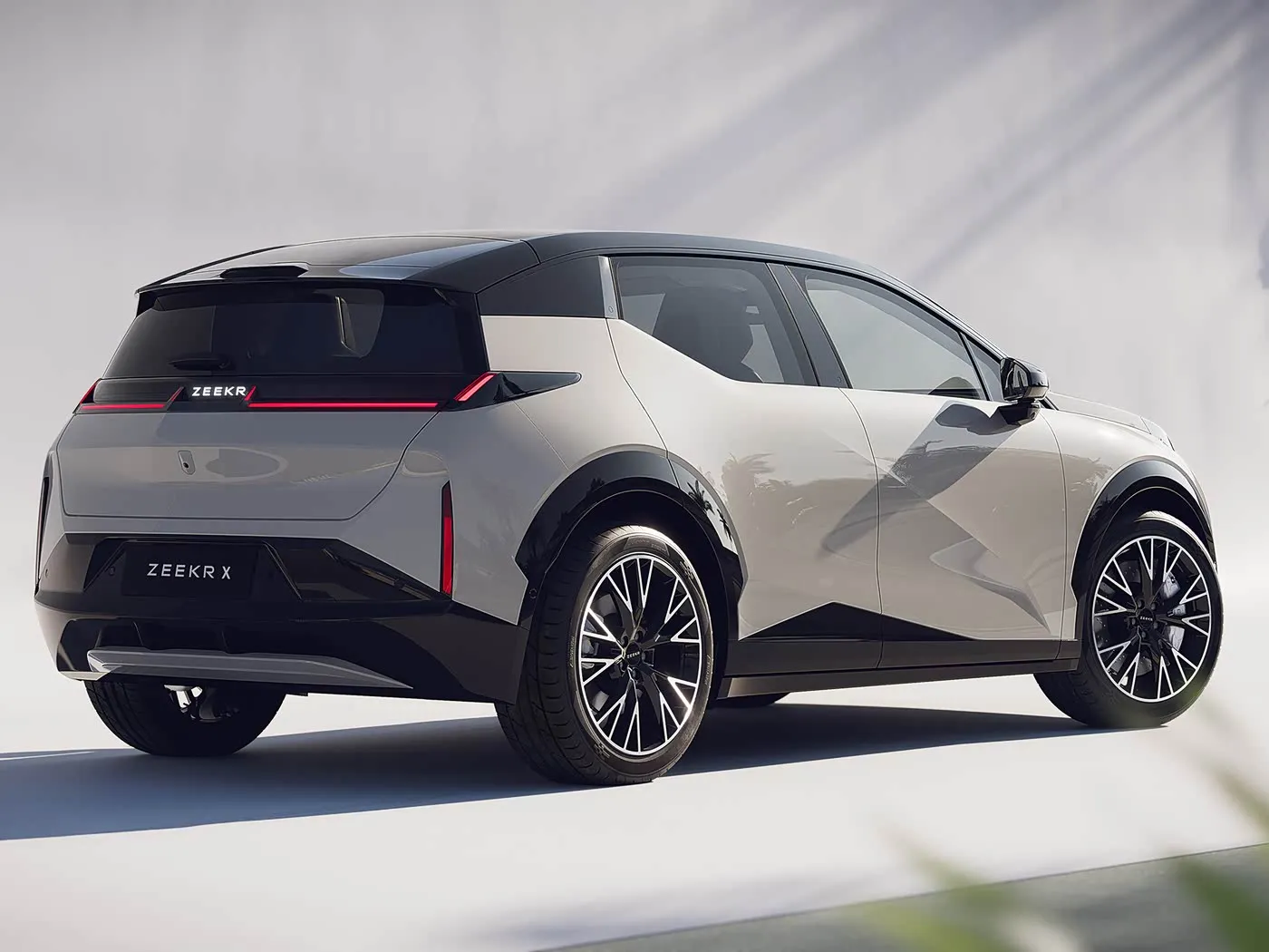 Agaciro keza ka suv kumafaranga Zekr X Amashanyarazi Ingufu Zibinyabiziga 190 Km / h