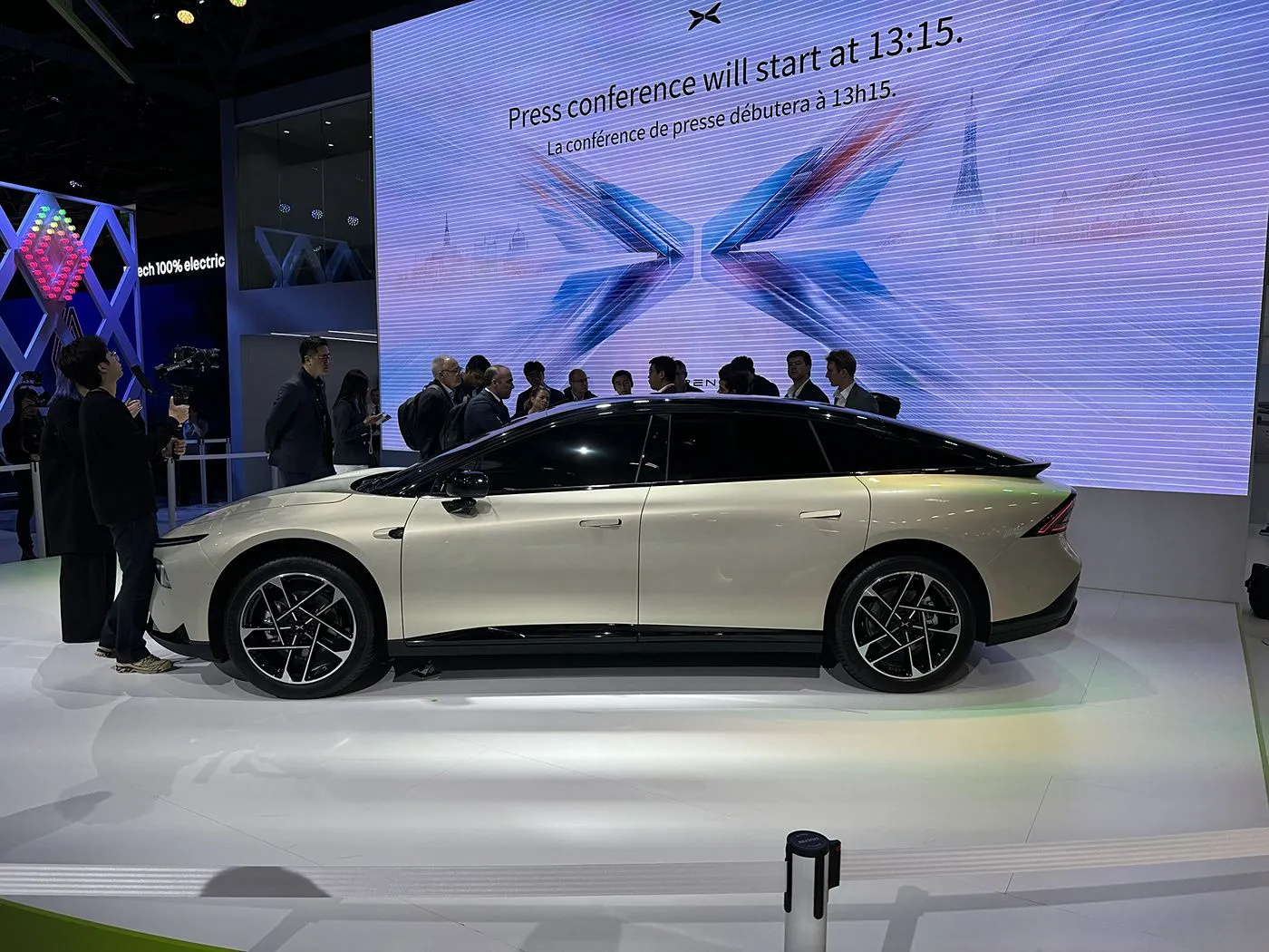 EVItion EV XPENG P7 + 5-Intebe Yera Hatchback Igishushanyo gishya gishushanyije