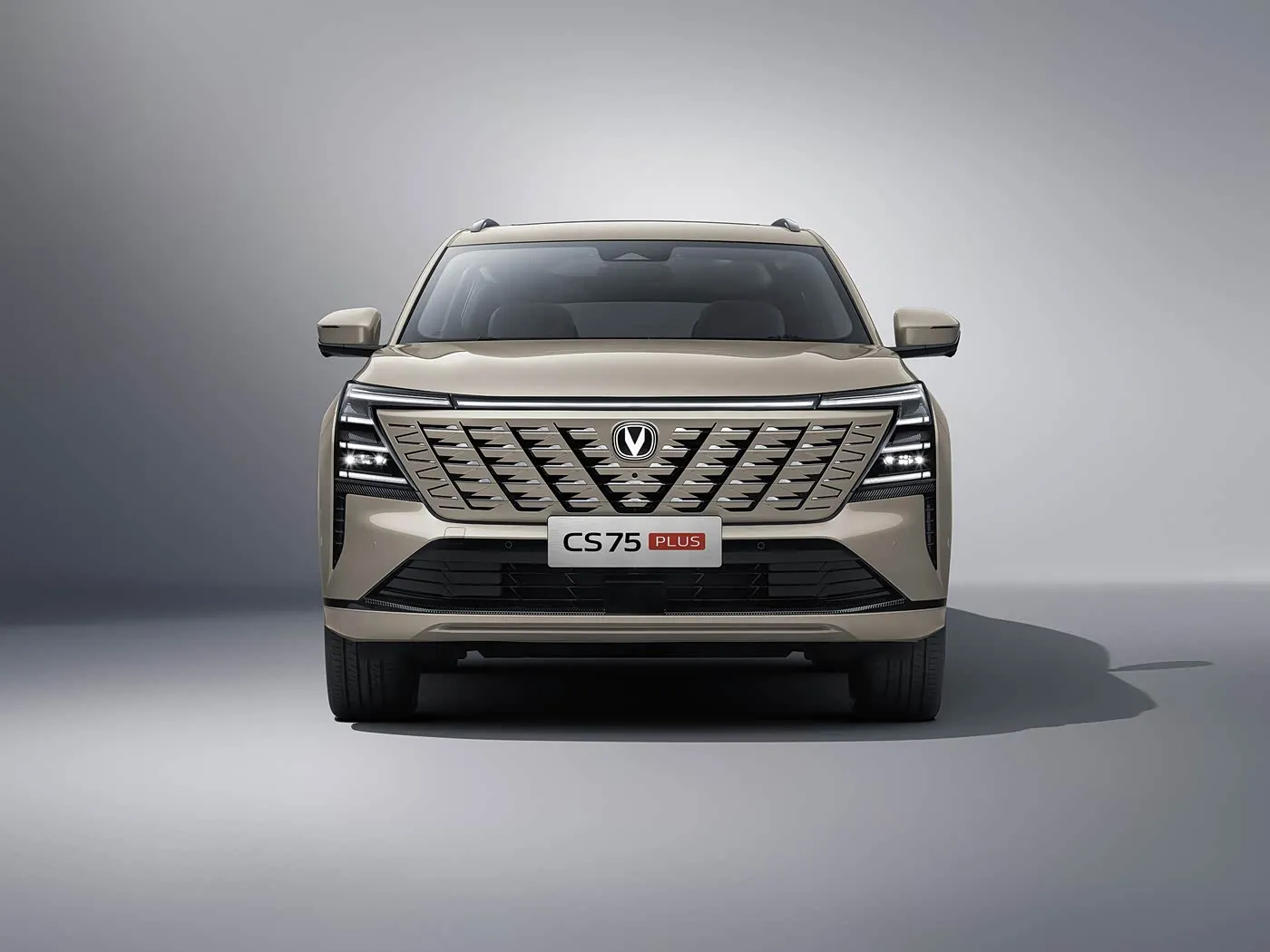 Changan Cs75 wongeyeho 1.5t / 2.0t compact suv hamwe na l2.5 Fasha, 15.6