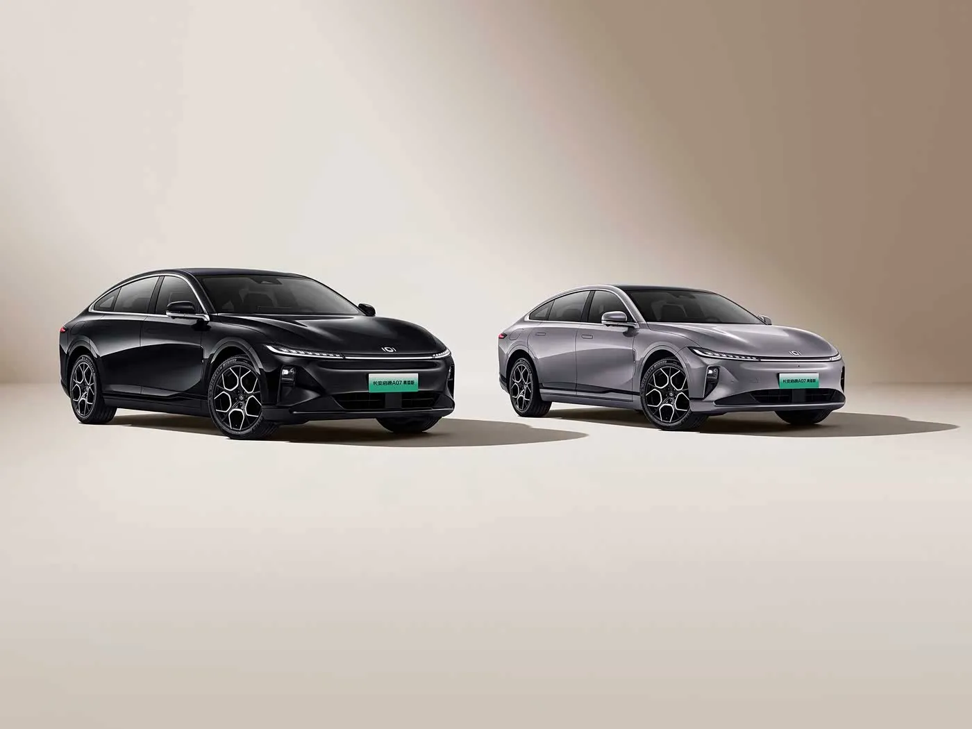 Changan Qiyuan A07 Hybrid Ev Sedan Imodoka Yumushinwa 1200km Imirongo Yikora Yikora Imyanya 55KM / H Umuvuduko R19 Ingano