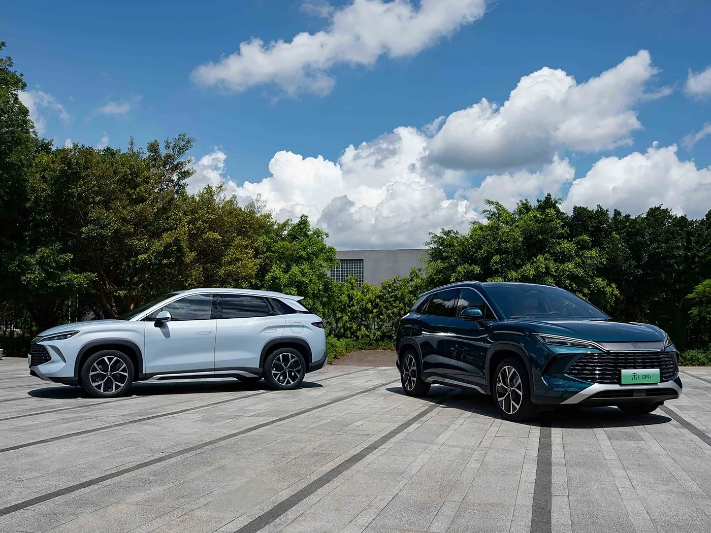Byd Indirimbo l DM-I Compact Phev SUV Hav Range, Umuvuduko Mukuru Wihuta Ibinyabiziga Ibinyabiziga 2.0 Byashyushye 360 ° Kamera ya Panoramic