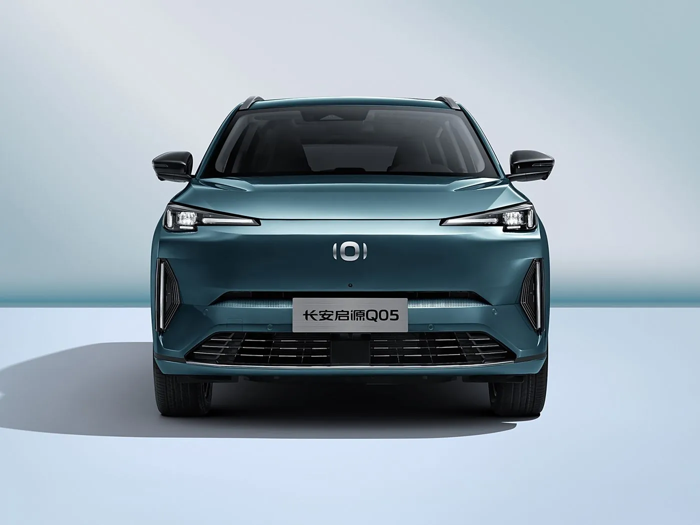 Changan Nevo Q05 Hybrid Amashanyarazi Yama Rame Birebire Yikora Geirbox 5-umuryango 5-Shyira Urugi Uruhu rwimbere