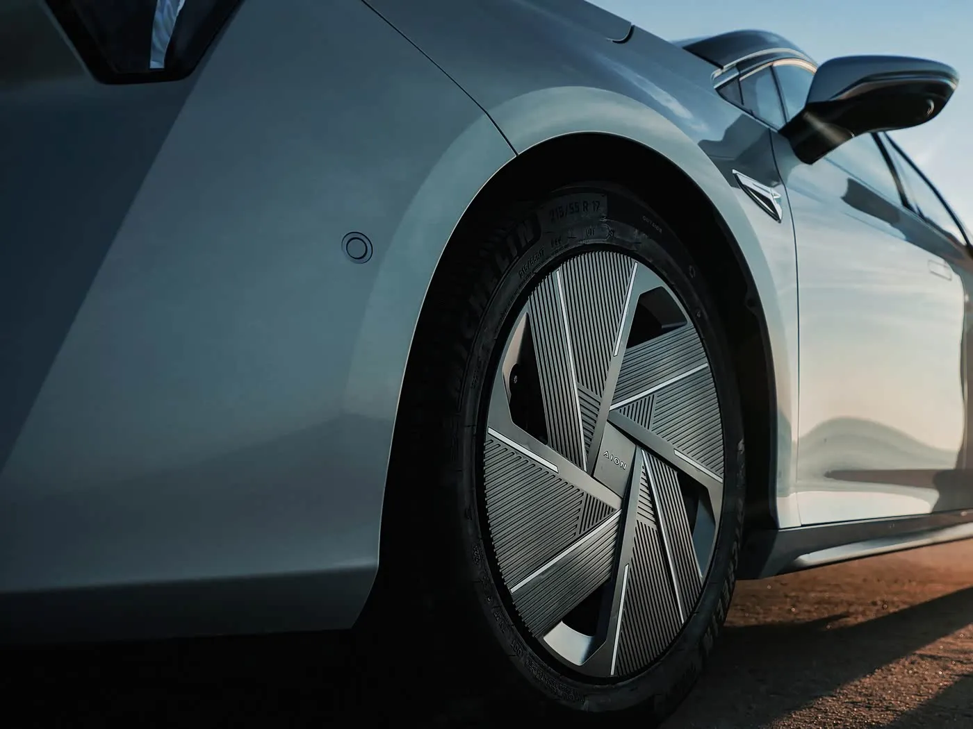 Aion RT Amashanyarazi Suv Yibumoso Drive Umuvuduko Wihuta-Auto Ibikoresho Byibikoresho Byiza