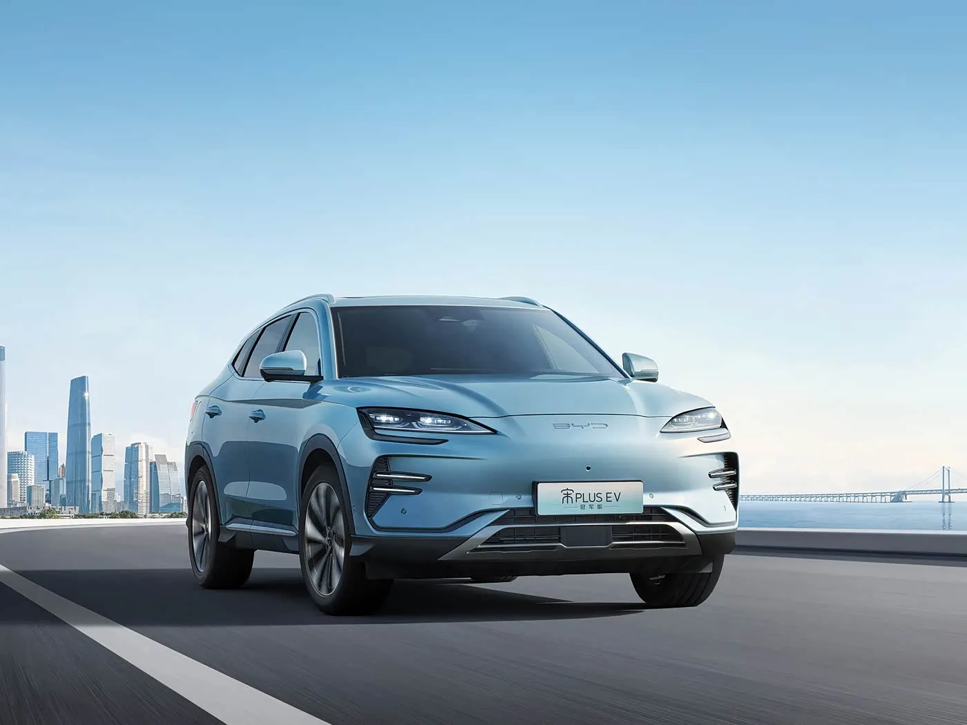 Indirimbo ya Byd Yongeyeho SUV ikora neza hamwe nintebe yinyuma yimpunzi ziva amaraso yivanze