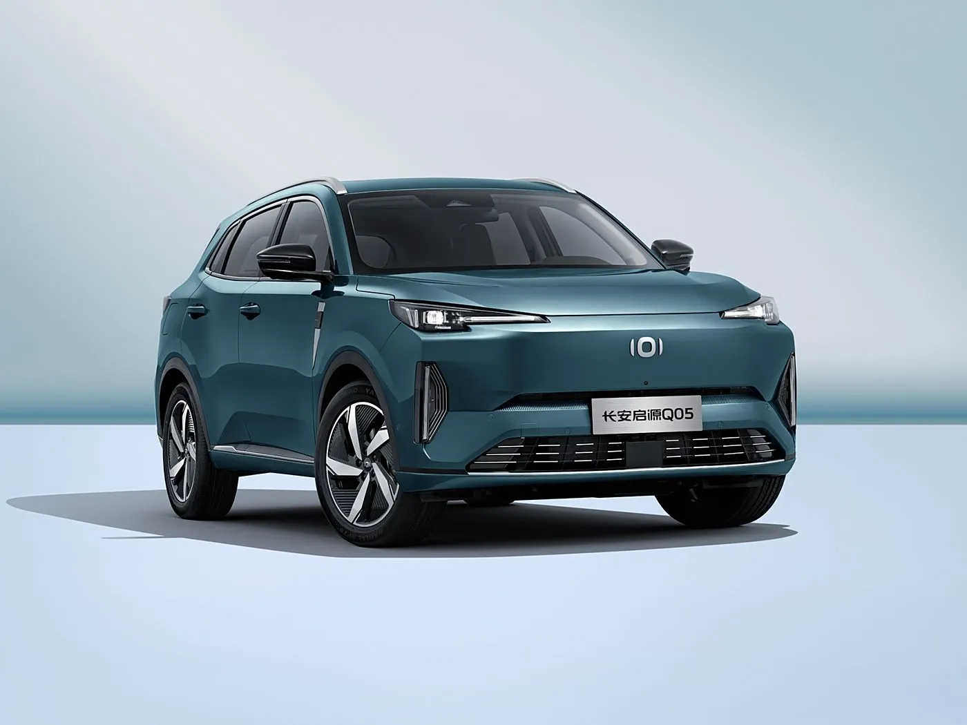 Changan Nevo Q05 Hybrid Amashanyarazi Yama Rame Birebire Yikora Geirbox 5-umuryango 5-Shyira Urugi Uruhu rwimbere