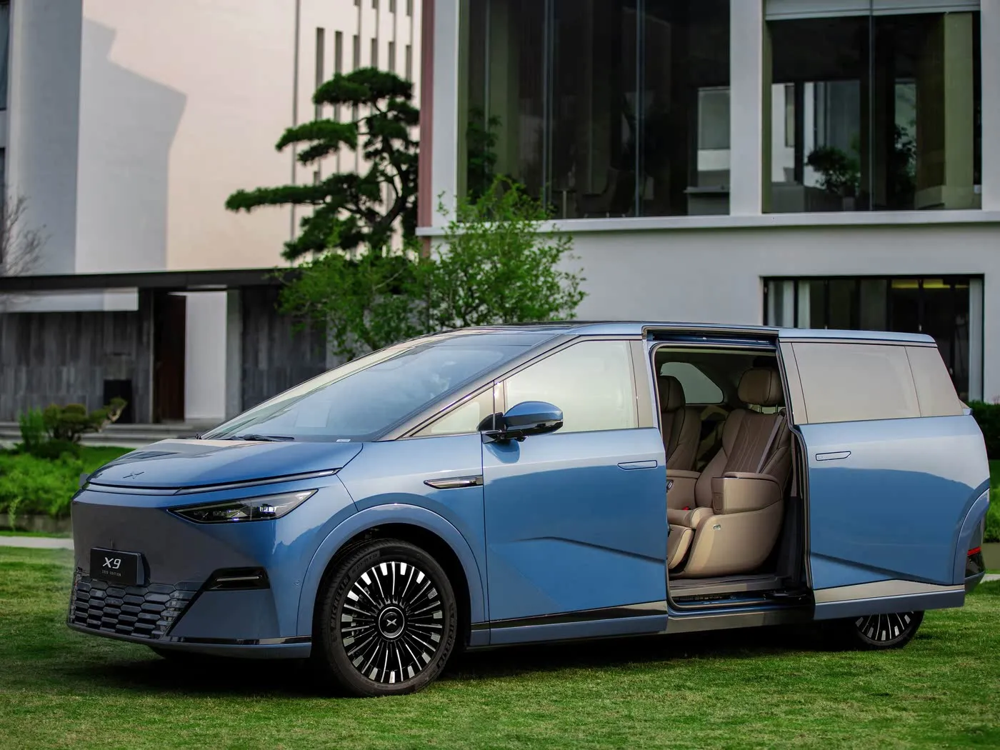 Xpeng X9 Range ndende MPV SUV Yera Amashanyarazi Yakozwe Imodoka Imyitozo ngororamubiri nshya