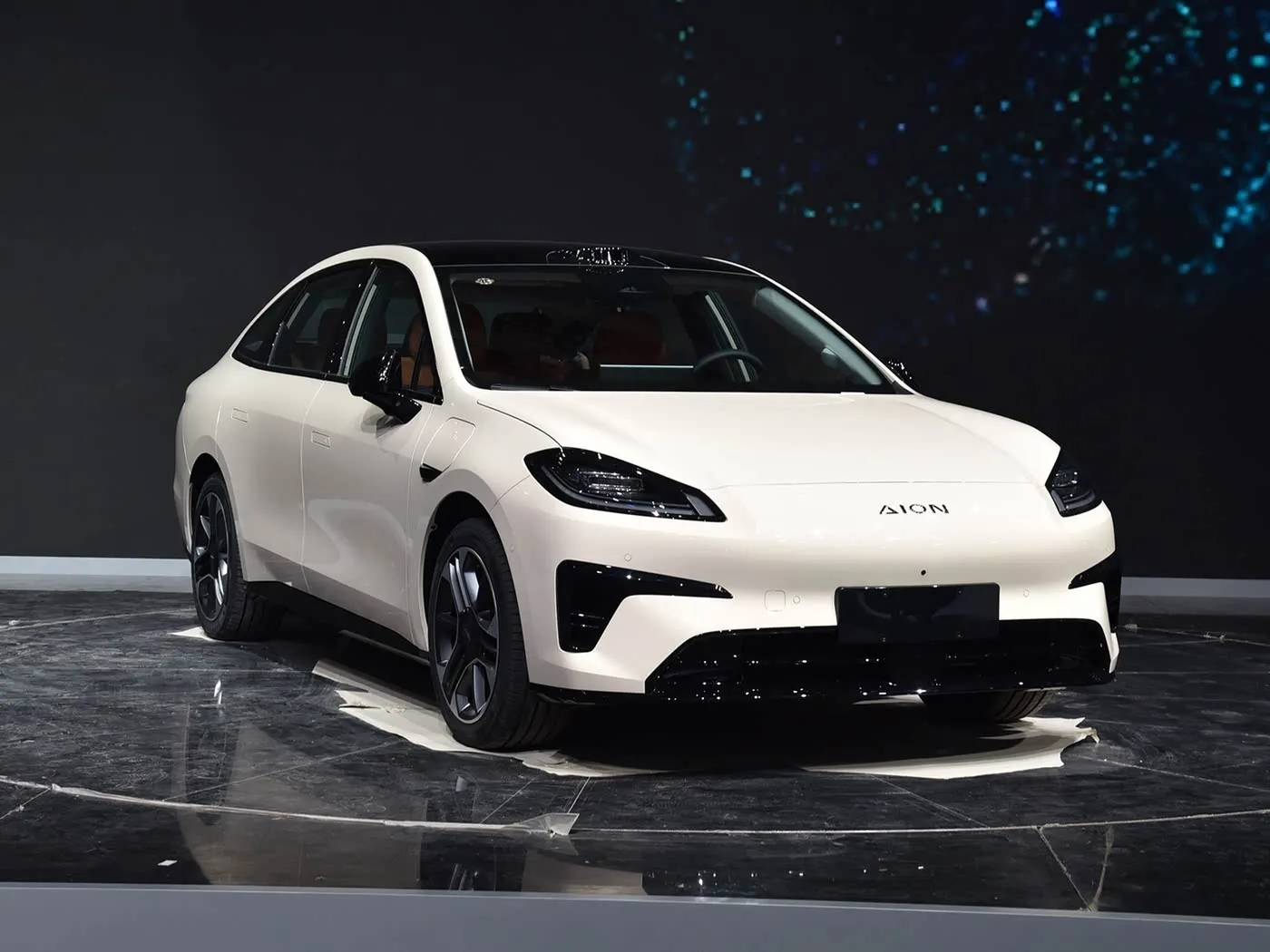 Aion RT Amashanyarazi Suv Yibumoso Drive Umuvuduko Wihuta-Auto Ibikoresho Byibikoresho Byiza