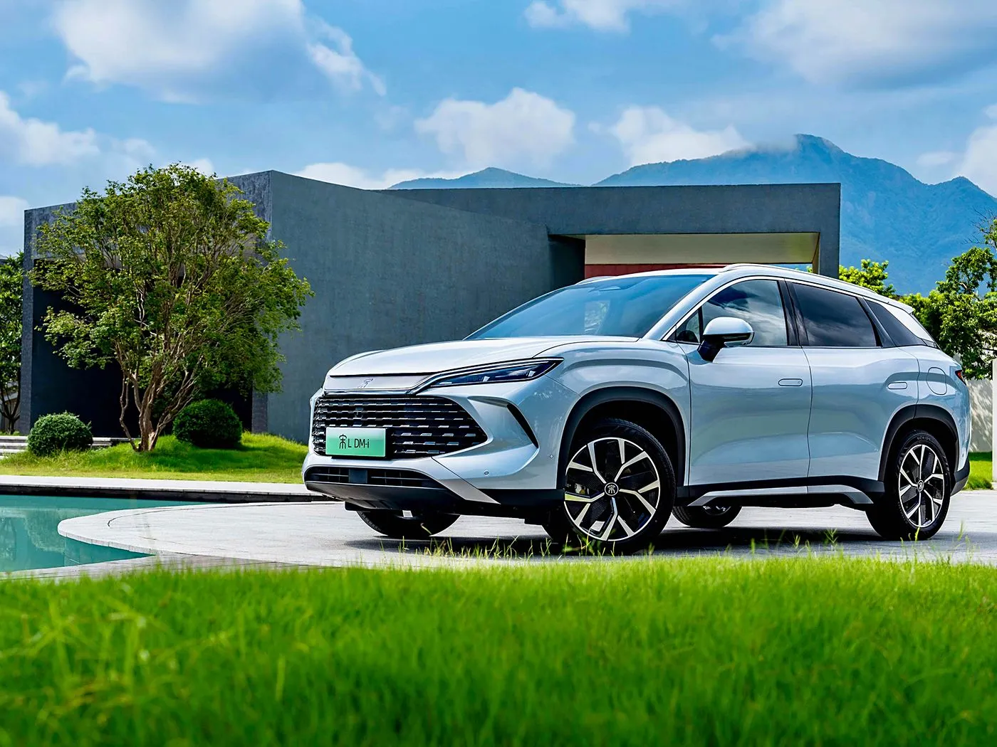 Byd Indirimbo l DM-I Compact Phev SUV Hav Range, Umuvuduko Mukuru Wihuta Ibinyabiziga Ibinyabiziga 2.0 Byashyushye 360 ° Kamera ya Panoramic