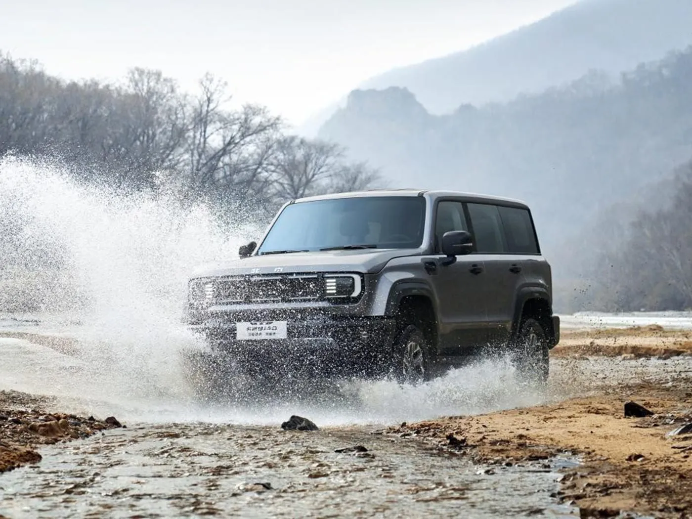 Beijing Off-Road BJ40 Compact Suv 4wd, 85l tank & kamera ya panoramic ndende