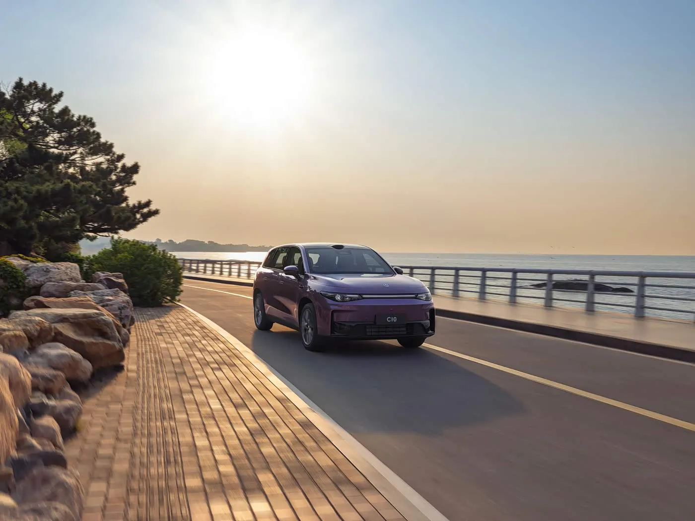 Leapmotor c10 hybrid yihuta-yihuta 4wd Amashanyarazi SUV 170km Urutonde rwibinyabiziga bishya byingufu mubushinwa