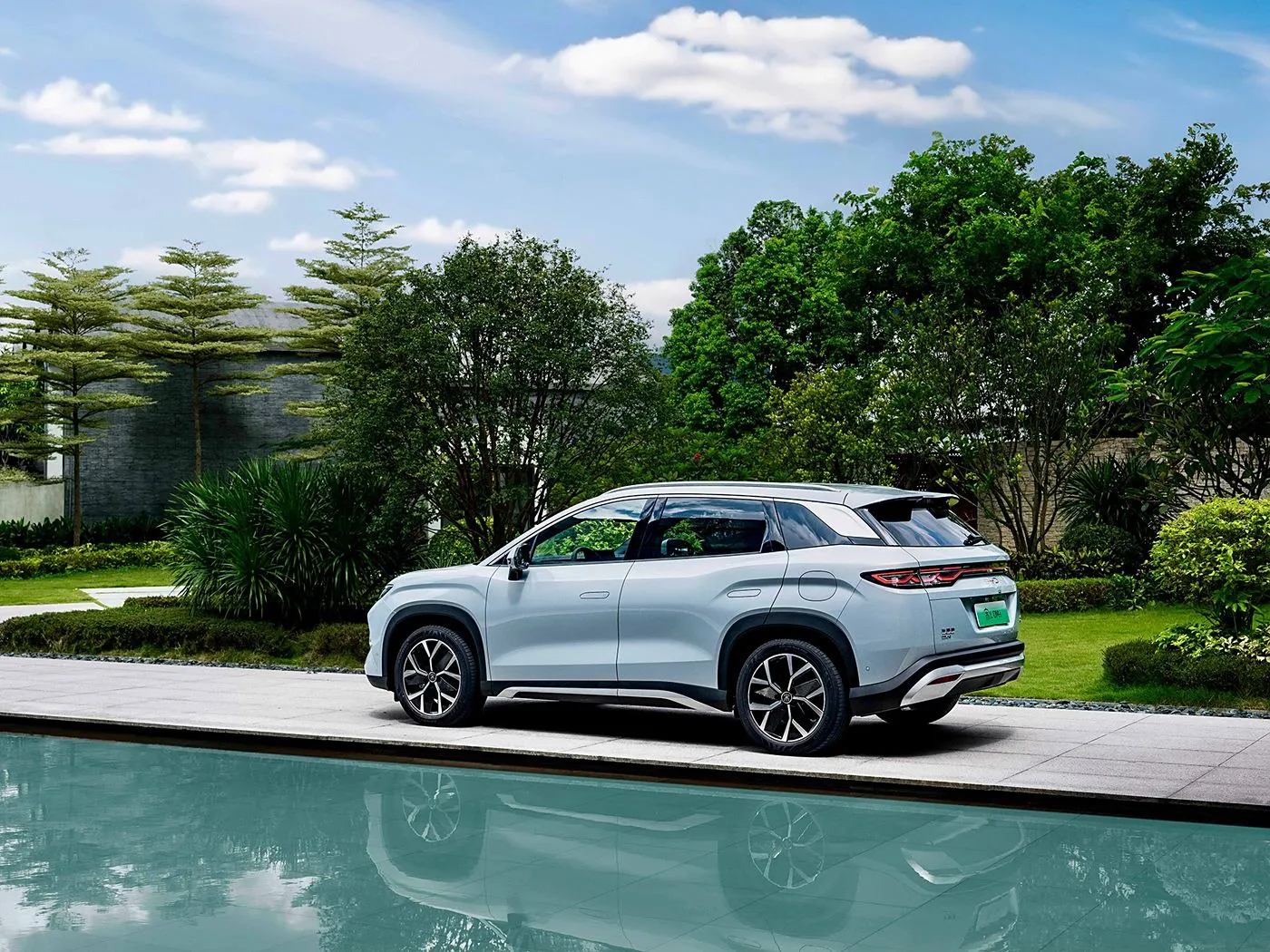 Byd Indirimbo l DM-I Compact Phev SUV Hav Range, Umuvuduko Mukuru Wihuta Ibinyabiziga Ibinyabiziga 2.0 Byashyushye 360 ° Kamera ya Panoramic