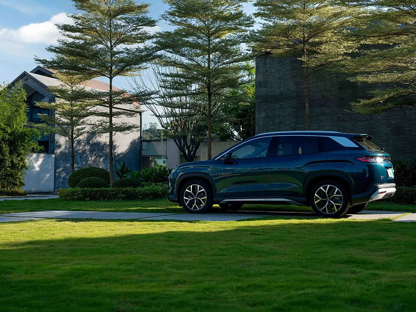 Byd Indirimbo l DM-I Compact Phev SUV Hav Range, Umuvuduko Mukuru Wihuta Ibinyabiziga Ibinyabiziga 2.0 Byashyushye 360 ° Kamera ya Panoramic